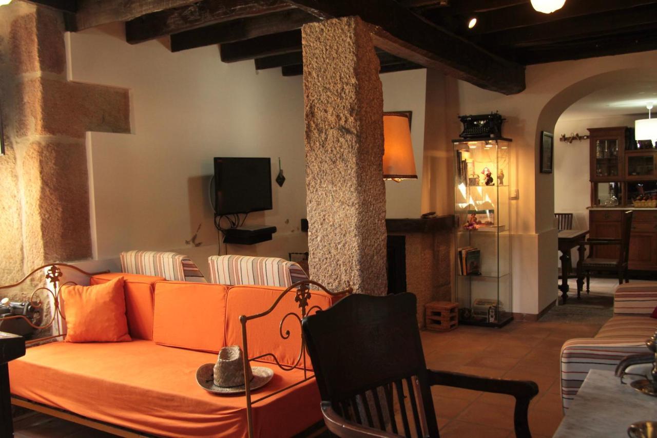 Casa Do Balcao Guest House Alcains Bagian luar foto