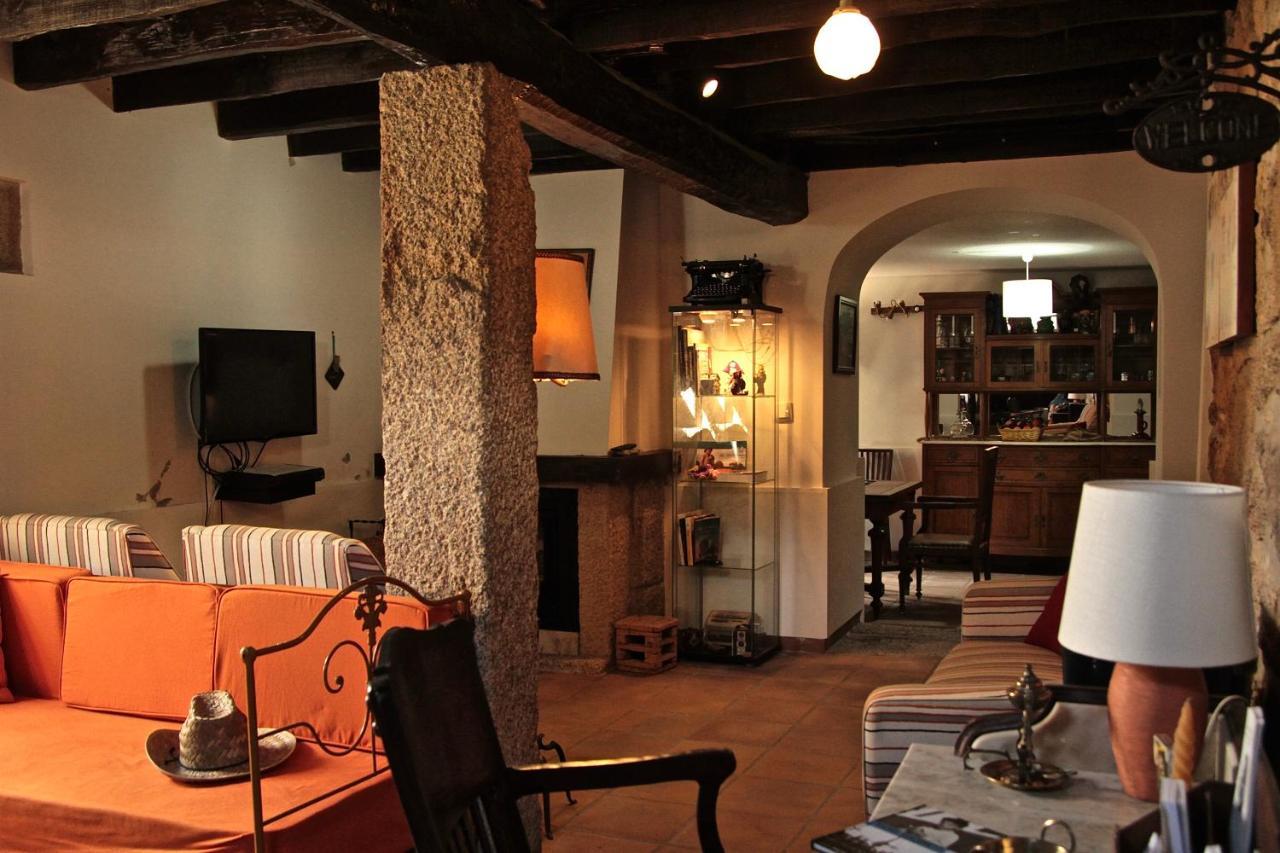 Casa Do Balcao Guest House Alcains Bagian luar foto
