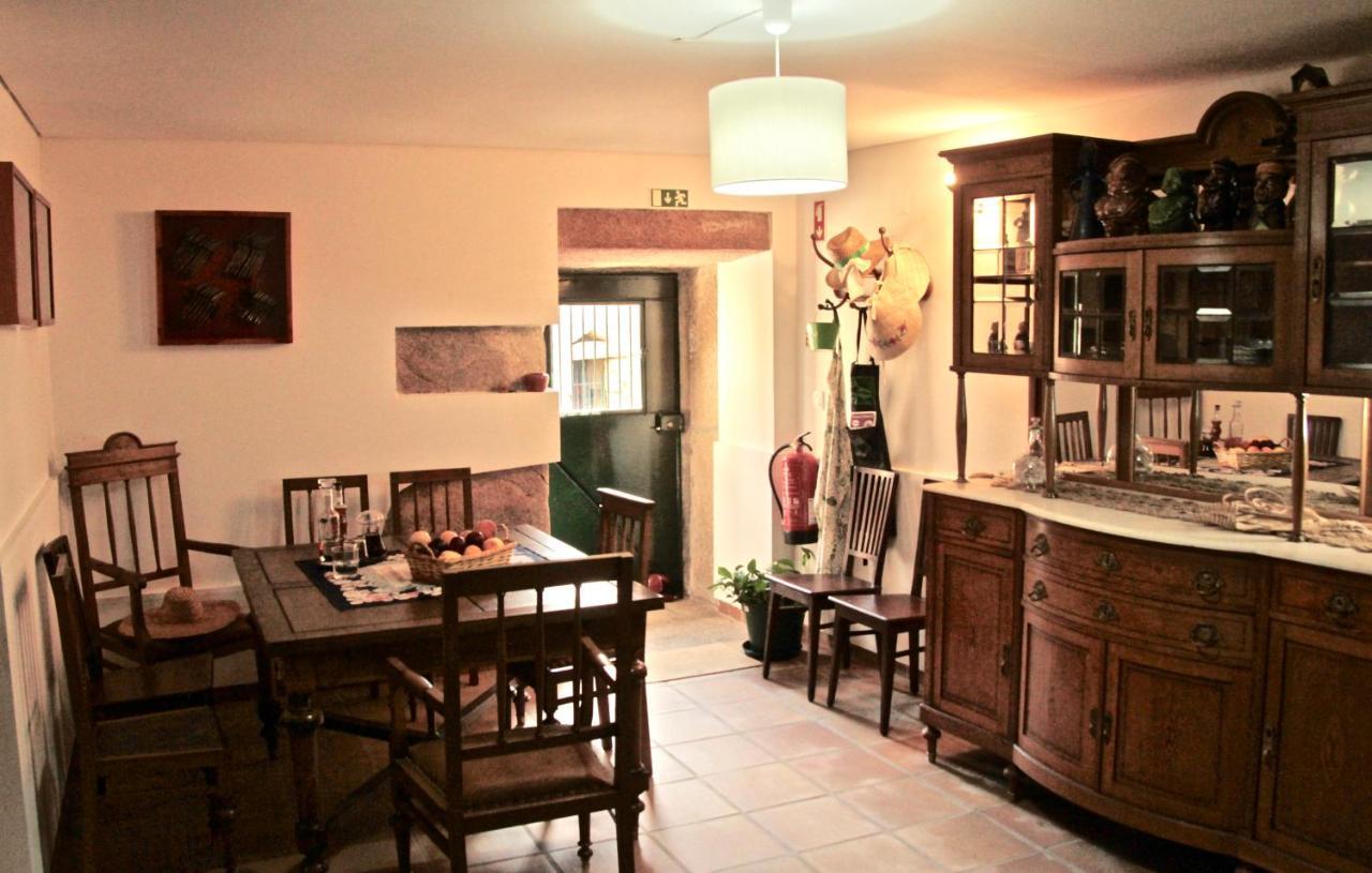 Casa Do Balcao Guest House Alcains Bagian luar foto