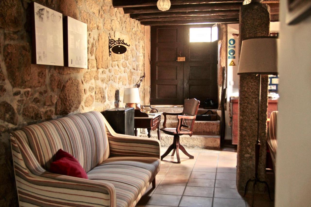 Casa Do Balcao Guest House Alcains Bagian luar foto