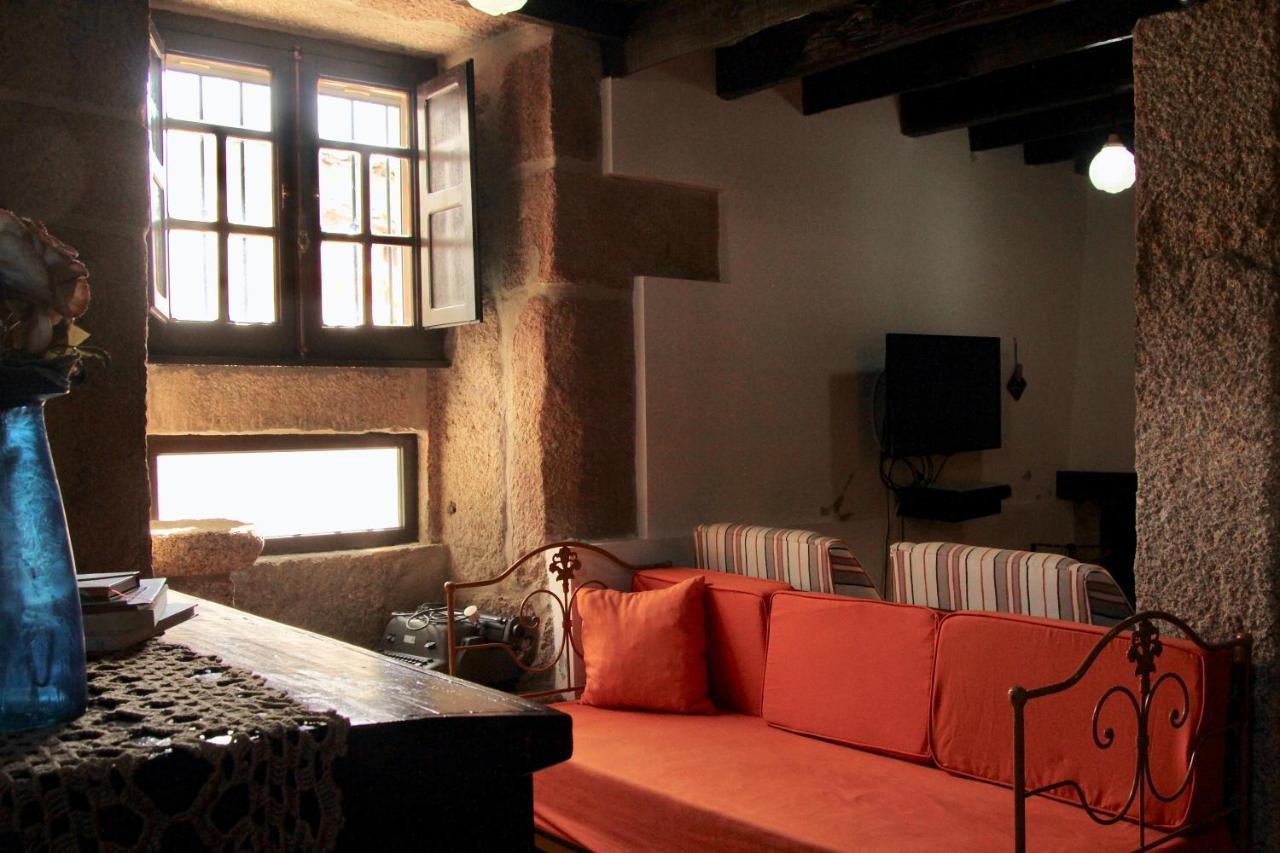 Casa Do Balcao Guest House Alcains Bagian luar foto