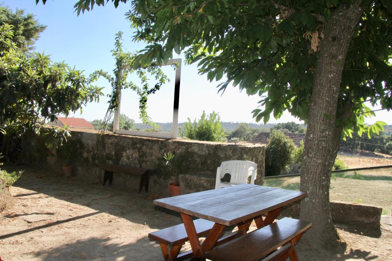 Casa Do Balcao Guest House Alcains Bagian luar foto