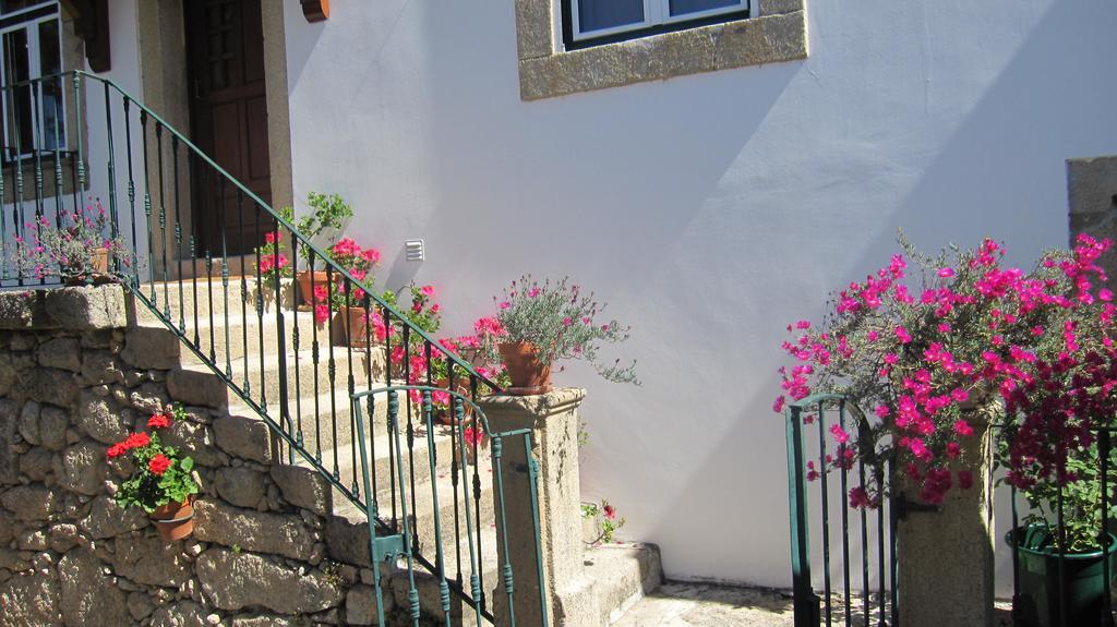 Casa Do Balcao Guest House Alcains Bagian luar foto